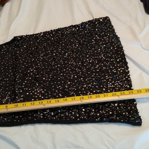 Ann Taylor Loft Black sequin sleeveless blouse. Size Medium. - Picture 7 of 8